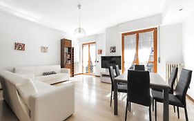 Cenisio M5 Lovely Apartment - With Balcony!